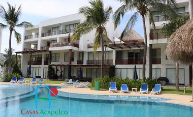 Terraza con jacuzzi y acceso directo al jardín