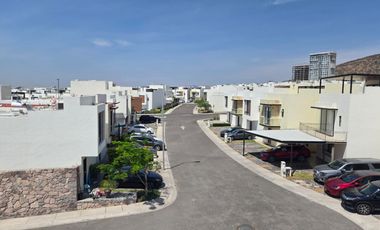 CASA EN RENTA CONDOMINIO MONTES EVERETS CUMBRE DE LAGOS JURIQUILLA ALBERCA