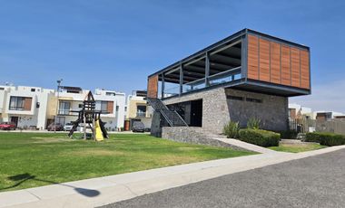 CASA EN RENTA CONDOMINIO MONTES EVERETS CUMBRE DE LAGOS JURIQUILLA ALBERCA