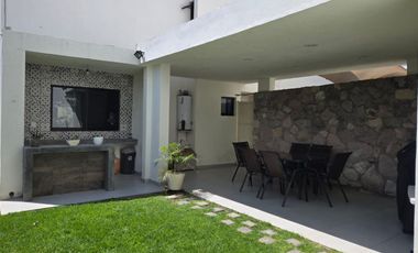 CASA EN RENTA CONDOMINIO MONTES EVERETS CUMBRE DE LAGOS JURIQUILLA ALBERCA