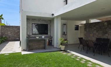 CASA EN RENTA CONDOMINIO MONTES EVERETS CUMBRE DE LAGOS JURIQUILLA ALBERCA