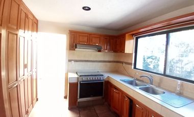 🌿 Tu Refugio Ideal con Jardines, Alberca y Casa de Visitas 🏡💦 Casa en VENTA Granjas Tequisquiapan 🌺