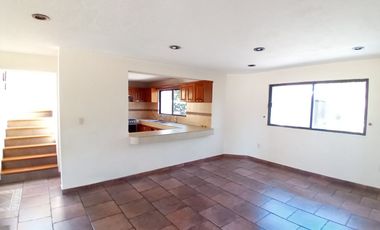 🌿 Tu Refugio Ideal con Jardines, Alberca y Casa de Visitas 🏡💦 Casa en VENTA Granjas Tequisquiapan 🌺