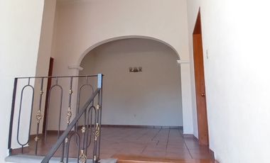 🌿 Tu Refugio Ideal con Jardines, Alberca y Casa de Visitas 🏡💦 Casa en VENTA Granjas Tequisquiapan 🌺
