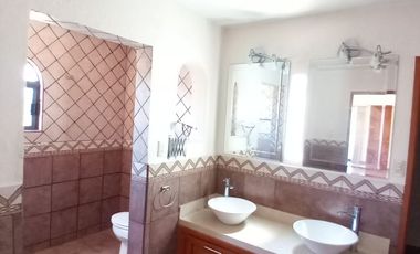🌿 Tu Refugio Ideal con Jardines, Alberca y Casa de Visitas 🏡💦 Casa en VENTA Granjas Tequisquiapan 🌺