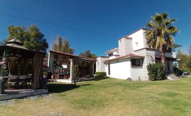 🌿 Tu Refugio Ideal con Jardines, Alberca y Casa de Visitas 🏡💦 Casa en VENTA Granjas Tequisquiapan 🌺