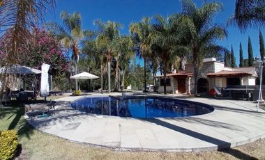 🌿 Tu Refugio Ideal con Jardines, Alberca y Casa de Visitas 🏡💦 Casa en VENTA Granjas Tequisquiapan 🌺