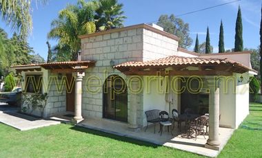 🌿 Tu Refugio Ideal con Jardines, Alberca y Casa de Visitas 🏡💦 Casa en VENTA Granjas Tequisquiapan 🌺