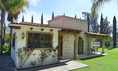 🌿 Tu Refugio Ideal con Jardines, Alberca y Casa de Visitas 🏡💦 Casa en VENTA Granjas Tequisquiapan 🌺