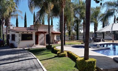 🌿 Tu Refugio Ideal con Jardines, Alberca y Casa de Visitas 🏡💦 Casa en VENTA Granjas Tequisquiapan 🌺