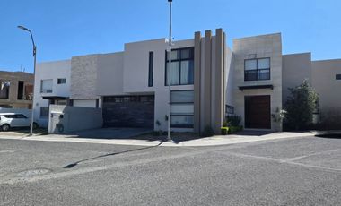 CASA EN RENTA CONDOMINIO COLINAS DE JURIQUILLA
