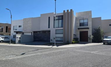 CASA EN RENTA CONDOMINIO COLINAS DE JURIQUILLA