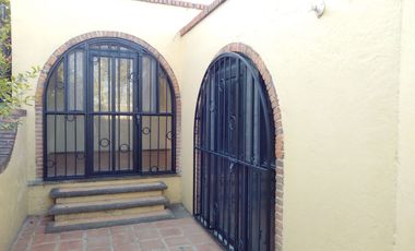 🏡 Casa Estilo Mexicano 🤠 de 2 Recámaras Ubicada en Esquina 🌿