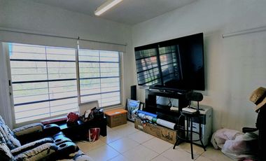 LAS CAÑADAS CASA EN VENTA CON EXCELENTE UBICACIÓN Y TERRAZA CON BONITA VISTA
