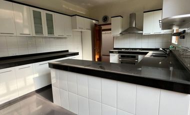 Venta de hermosa casa en San Antonio Miraflores