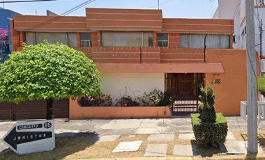 REMATO PRECIOSA CASA EN JURISTAS 81, CIUDAD SATÉLITE, NAUCALPAN ESTADO DE MÉXICO