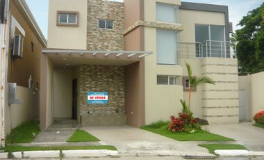 Casa de venta en la Vía a Samborondón, primeros Kilómetros, Guayas.