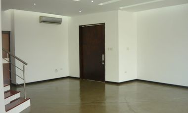 Casa de venta en la Vía a Samborondón, primeros Kilómetros, Guayas.