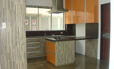 Casa de venta en la Vía a Samborondón, primeros Kilómetros, Guayas.