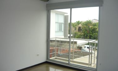 Casa de venta en la Vía a Samborondón, primeros Kilómetros, Guayas.