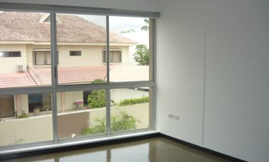 Casa de venta en la Vía a Samborondón, primeros Kilómetros, Guayas.