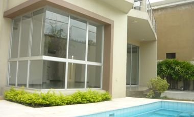Casa de venta en la Vía a Samborondón, primeros Kilómetros, Guayas.