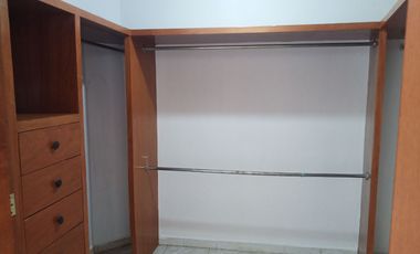 3 RECAMARAS MAS CUARTO DE SERVICIO, TODOS CON BAÑO COMPLETO. ESPACIOS MUY AMPLIOS 185 M2 TOTALES. A 2 CUADRAS DE PLAZA DEL ANGEL