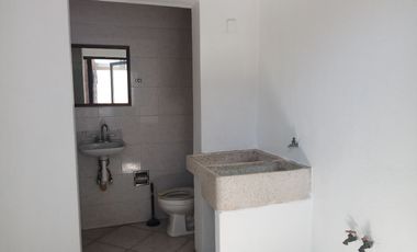 3 RECAMARAS MAS CUARTO DE SERVICIO, TODOS CON BAÑO COMPLETO. ESPACIOS MUY AMPLIOS 185 M2 TOTALES. A 2 CUADRAS DE PLAZA DEL ANGEL