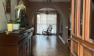 HERMOSA RESIDENCIA EN VENTA  2 PLANTAS ,CON RECAMARA EN PLANTA BAJA , CERCA DE COLEGIO DE PRESTIGIO EN SALTILLO COAH¡