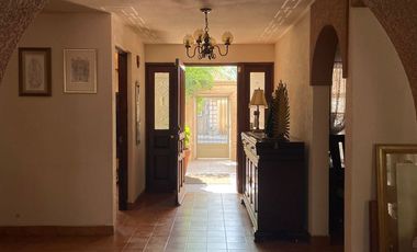 HERMOSA RESIDENCIA EN VENTA  2 PLANTAS ,CON RECAMARA EN PLANTA BAJA , CERCA DE COLEGIO DE PRESTIGIO EN SALTILLO COAH¡