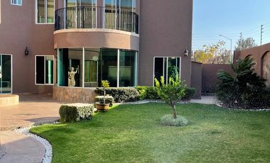 HERMOSA RESIDENCIA VIP EN PROVENZA RESIDENCIAL