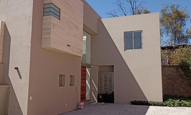 6 NUEVAS CASAS CON BUENA LUZ NATURAL Y VISTA A LAS MONTAÑAS