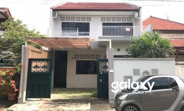 DISEWAKAN RUMAH 2 LANTAI DI PERUM TAMAN MUTIARA IMAM BONJOL DENPASAR, BALI