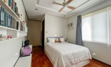 Good Deal Alert! 🔥  Fully Furnished House with Pool for Sale in Alabang Hills, Muntinlupa City