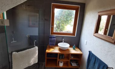 * INCREÍBLE CASA ESTILO EUROPEO CON UBICACIÓN Y VISTA PRIVILEGIADA EN TEPOZ