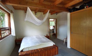 * INCREÍBLE CASA ESTILO EUROPEO CON UBICACIÓN Y VISTA PRIVILEGIADA EN TEPOZ