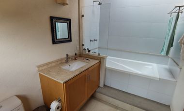 * INCREÍBLE CASA ESTILO EUROPEO CON UBICACIÓN Y VISTA PRIVILEGIADA EN TEPOZ