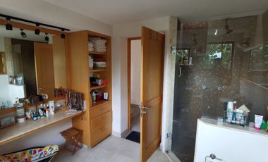 * INCREÍBLE CASA ESTILO EUROPEO CON UBICACIÓN Y VISTA PRIVILEGIADA EN TEPOZ