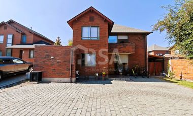 CASA 5 HABITACIONES/3 BAÑOS EN AVENIDA LAS PERDICES 4760, CONDOMNIO CERRADO, PEÑALOLÉN