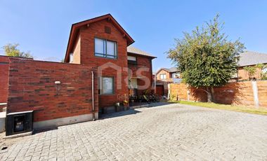 CASA 5 HABITACIONES/3 BAÑOS EN AVENIDA LAS PERDICES 4760, CONDOMNIO CERRADO, PEÑALOLÉN