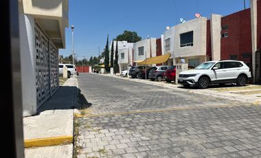 CASA EN CONJUNTO CERRADO SOBRE AV. PRINCIPAL CUAUTLANCINGO