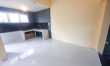 TURUN HARGA!! Rumah 2 Lantai Siap Huni, hanya 600 m dari Sleman City Hall