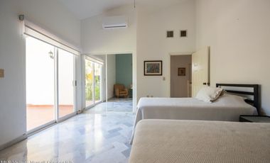 Casa en venta en Punta Pelicanos, La Cruz de Huanacaxtle.