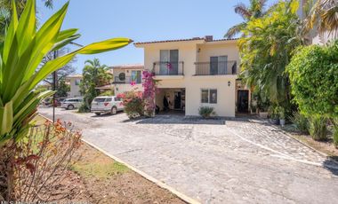 Casa en venta en Punta Pelicanos, La Cruz de Huanacaxtle.