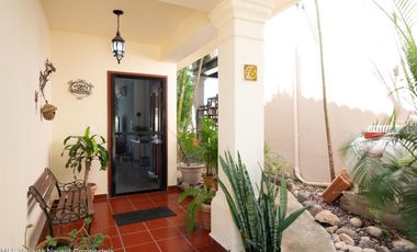 Casa en venta en Punta Pelicanos, La Cruz de Huanacaxtle.