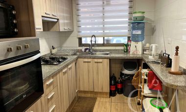 Se vende amplia casa sector Costa Laguna