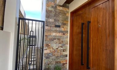 FOR SALE: 6 BEDROOM HOUSE AND LOT IN SOUTH FORBES VILLAS, SILANG, CAVITE