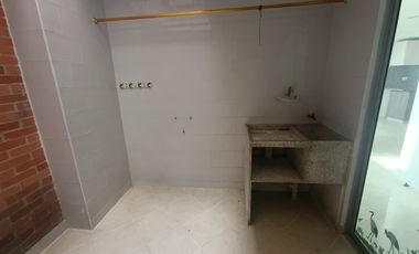 ARRIENDO APARTAMENTO CERCA A LA CLINIA SAN LUIS