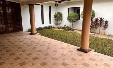 HOUSE FOR RENT IN MERVILLE PARK VILLAGE, PARANQUE