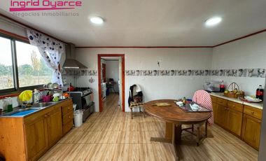 VENDO HEROMOSA PARCELA CON AMPLIA CASA EN TRES ESQUINAS DE CATO